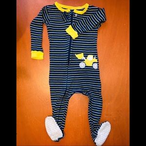 Carter’s pjs bundle
